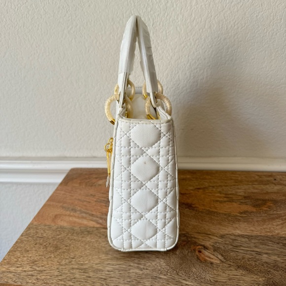*READ PU | White Gold Quilted Small Lady Bag Crossbody Satchel S7 - Picture 6 of 16